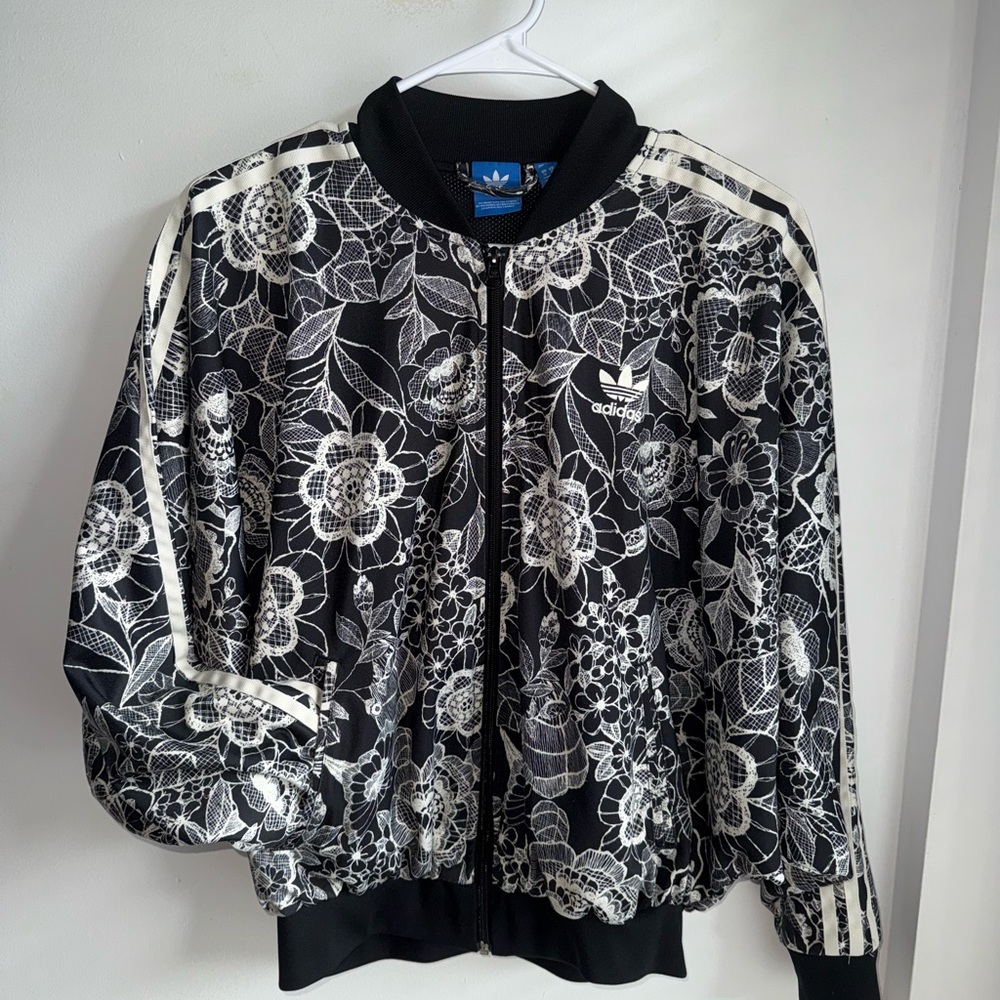 Adidas Black & White Floral Print Batwing Bomber Jacket (excellent condition)